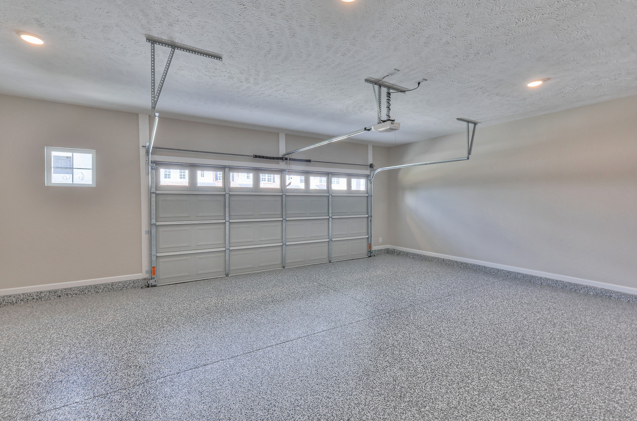 21 Hardwood Road Normandy, TN 37360 - Photo 4 of 29 a view of a garage