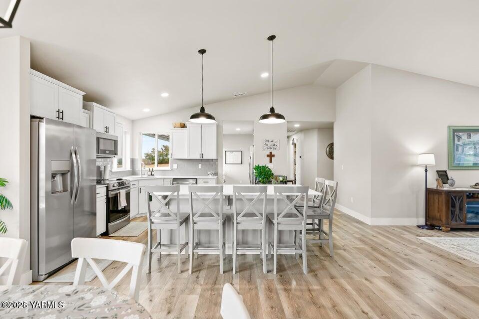 15649 Fisk Road Yakima, WA 98908 - Photo 8 of 37 20251027155826712540000000-o