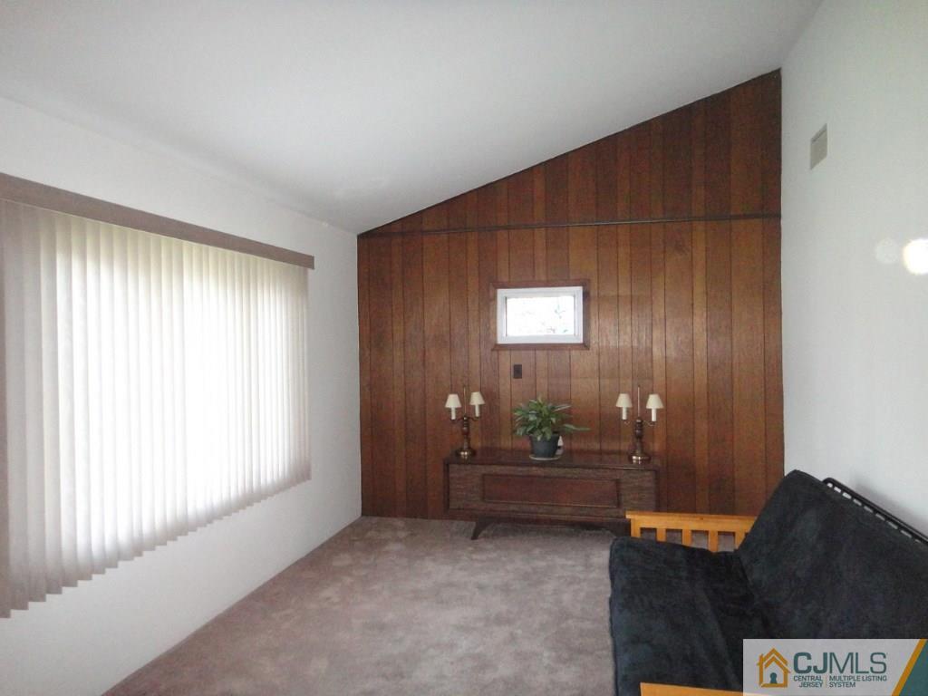 405 Decatur Avenue Middlesex, NJ 08846 - Photo 3 of 14 Gallery Image 3