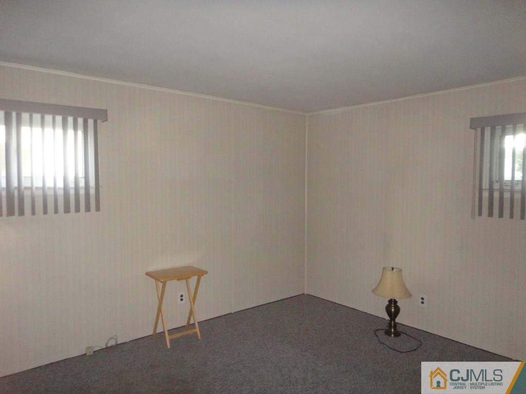 405 Decatur Avenue Middlesex, NJ 08846 - Photo 6 of 14 Gallery Image 6