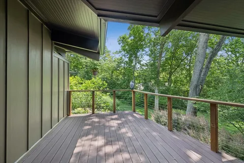 $1,675,000 | 83 Lakeview Parkway, Barrington, IL 60010