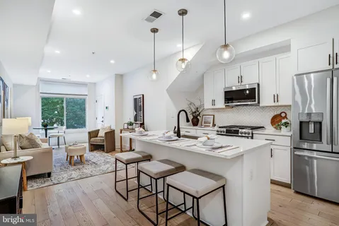 $575,000 | 1505 K Street Southeast, Unit 2, Washington, DC 20003