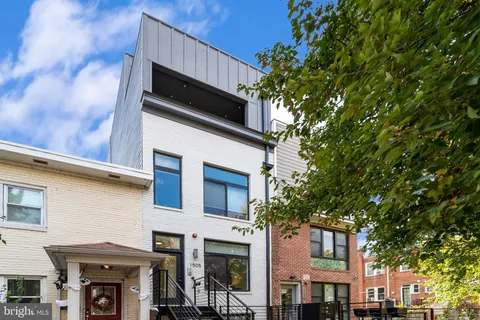 $575,000 | 1505 K Street Southeast, Unit 2, Washington, DC 20003
