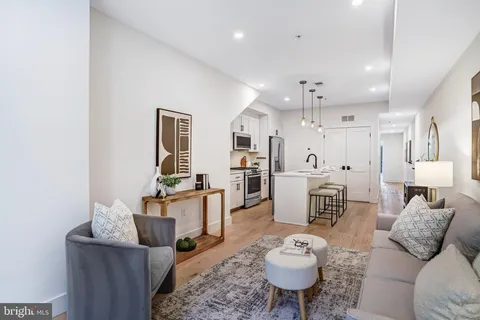 $575,000 | 1505 K Street Southeast, Unit 2, Washington, DC 20003