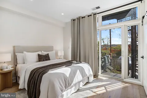 $575,000 | 1505 K Street Southeast, Unit 2, Washington, DC 20003