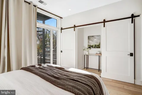 $575,000 | 1505 K Street Southeast, Unit 2, Washington, DC 20003