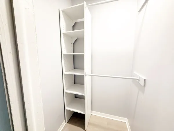 $2,100 | 902 West Margate Terrace, Unit 2D, Chicago, IL 60640