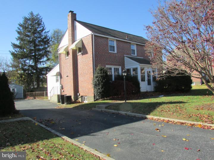 538 Scenic Road Springfield, PA 19064 - Photo 1 of 11 Exterior Front