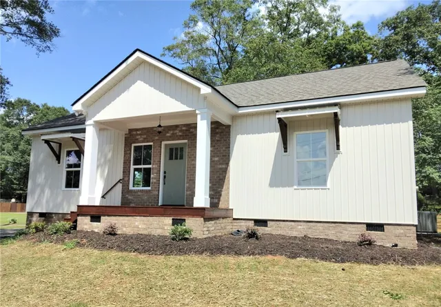 $290,000 | 504 East Main Street, Pendleton, SC 29670