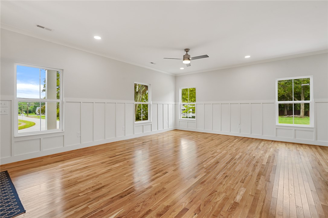 504 East Main Street Pendleton, SC 29670 - Photo 14 of 33