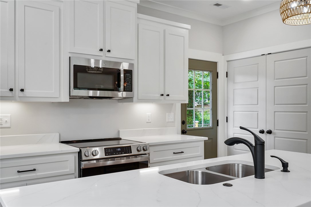 504 East Main Street Pendleton, SC 29670 - Photo 19 of 33