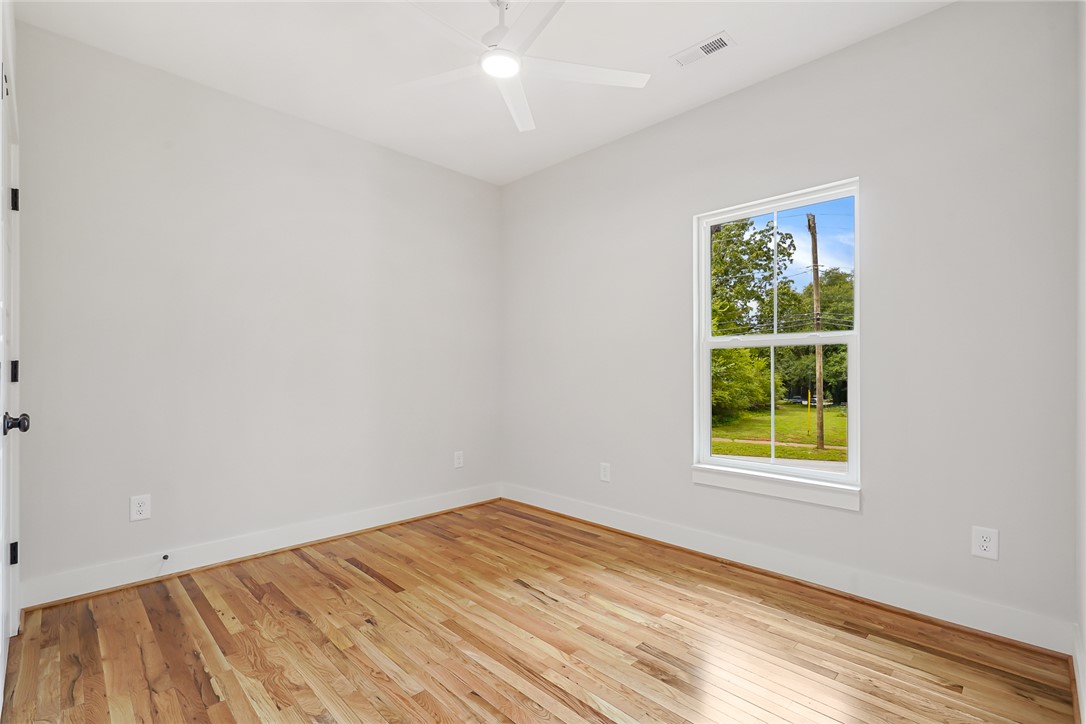 504 East Main Street Pendleton, SC 29670 - Photo 29 of 33