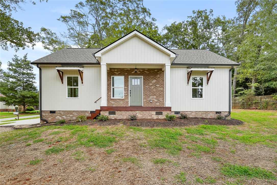 504 East Main Street Pendleton, SC 29670 - Photo 3 of 33