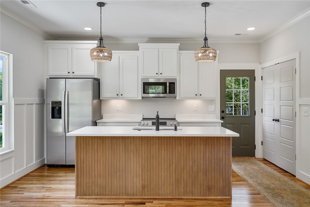 504 East Main Street Pendleton, SC 29670 - Photo 4 of 33