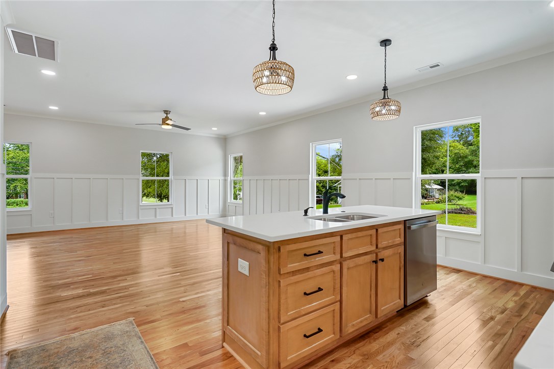 504 East Main Street Pendleton, SC 29670 - Photo 7 of 33