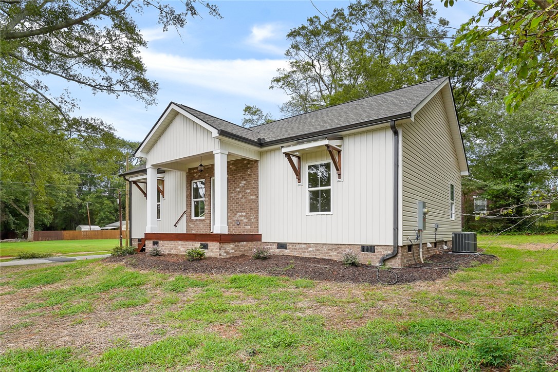 504 East Main Street Pendleton, SC 29670 - Photo 8 of 33