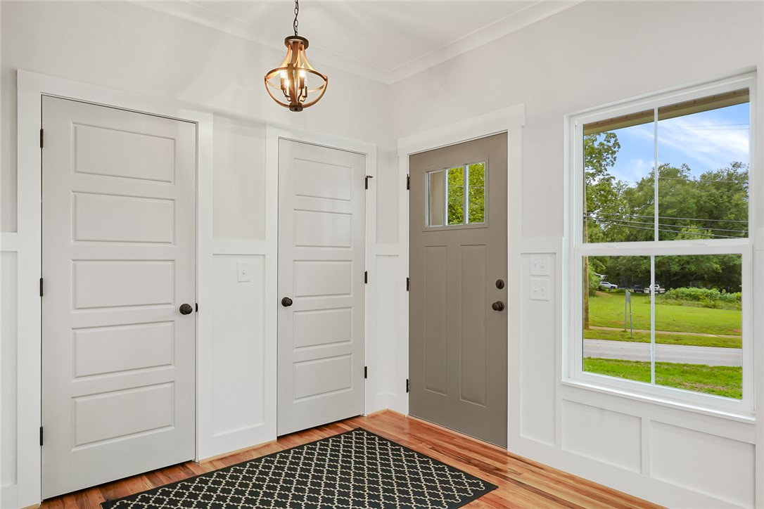 504 East Main Street Pendleton, SC 29670 - Photo 9 of 33