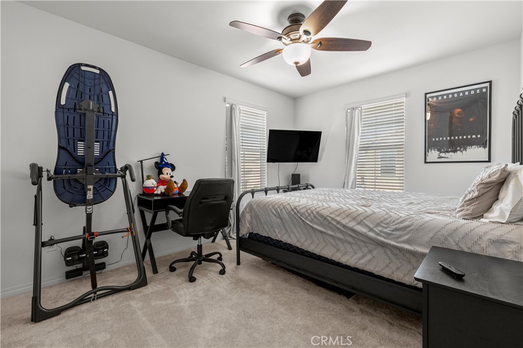 2476 Gunner Ridge Way Rialto, CA 92377 - Photo 17 of 31 Gallery Image 17