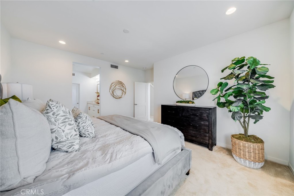 105 High Meadow Lake Forest, CA 92610 - Photo 23 of 57