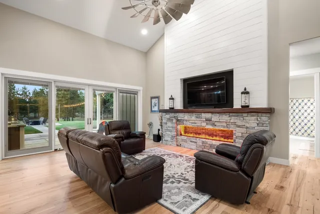 $1,299,900 | 1 South Fairchild Street, Medical Lake, WA 99022