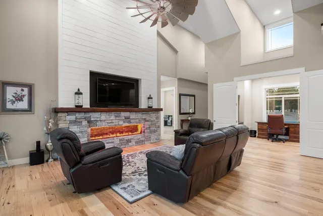 $1,299,900 | 1 South Fairchild Street, Medical Lake, WA 99022