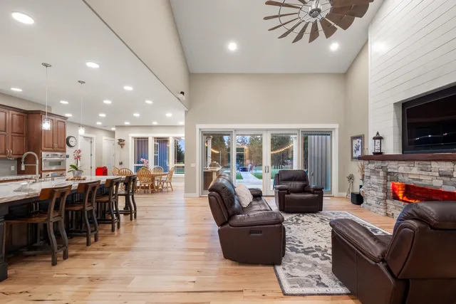 $1,299,900 | 1 South Fairchild Street, Medical Lake, WA 99022