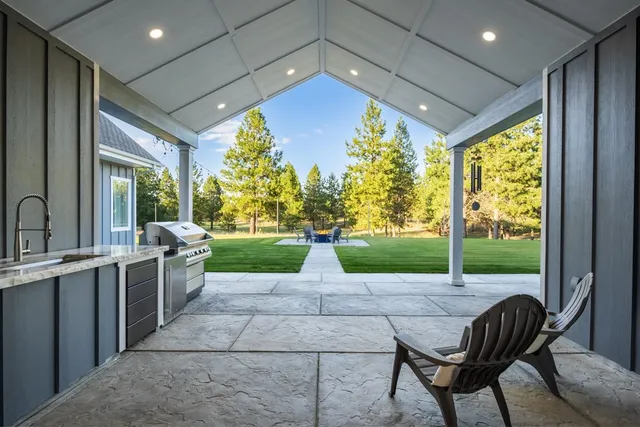 $1,299,900 | 1 South Fairchild Street, Medical Lake, WA 99022