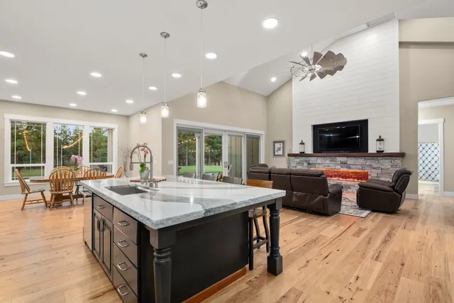 $1,299,900 | 1 South Fairchild Street, Medical Lake, WA 99022