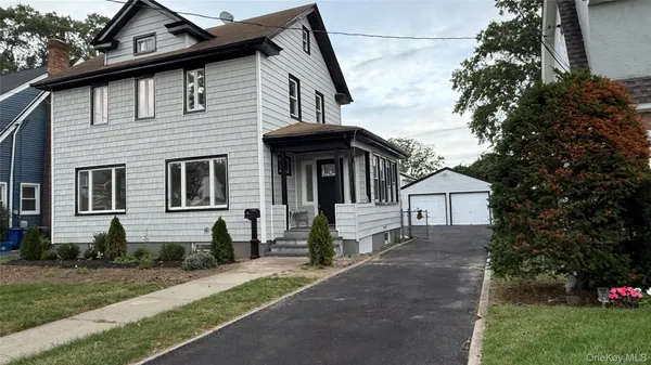 $825,000 | 87 Parsons Drive, Hempstead, NY 11550