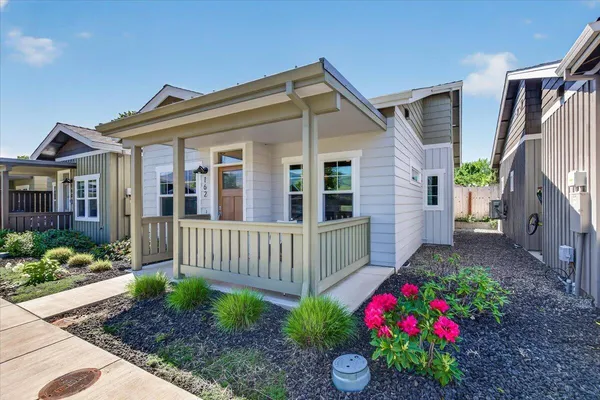 $385,000 | 162 Mountain View Drive, Ashland, OR 97520