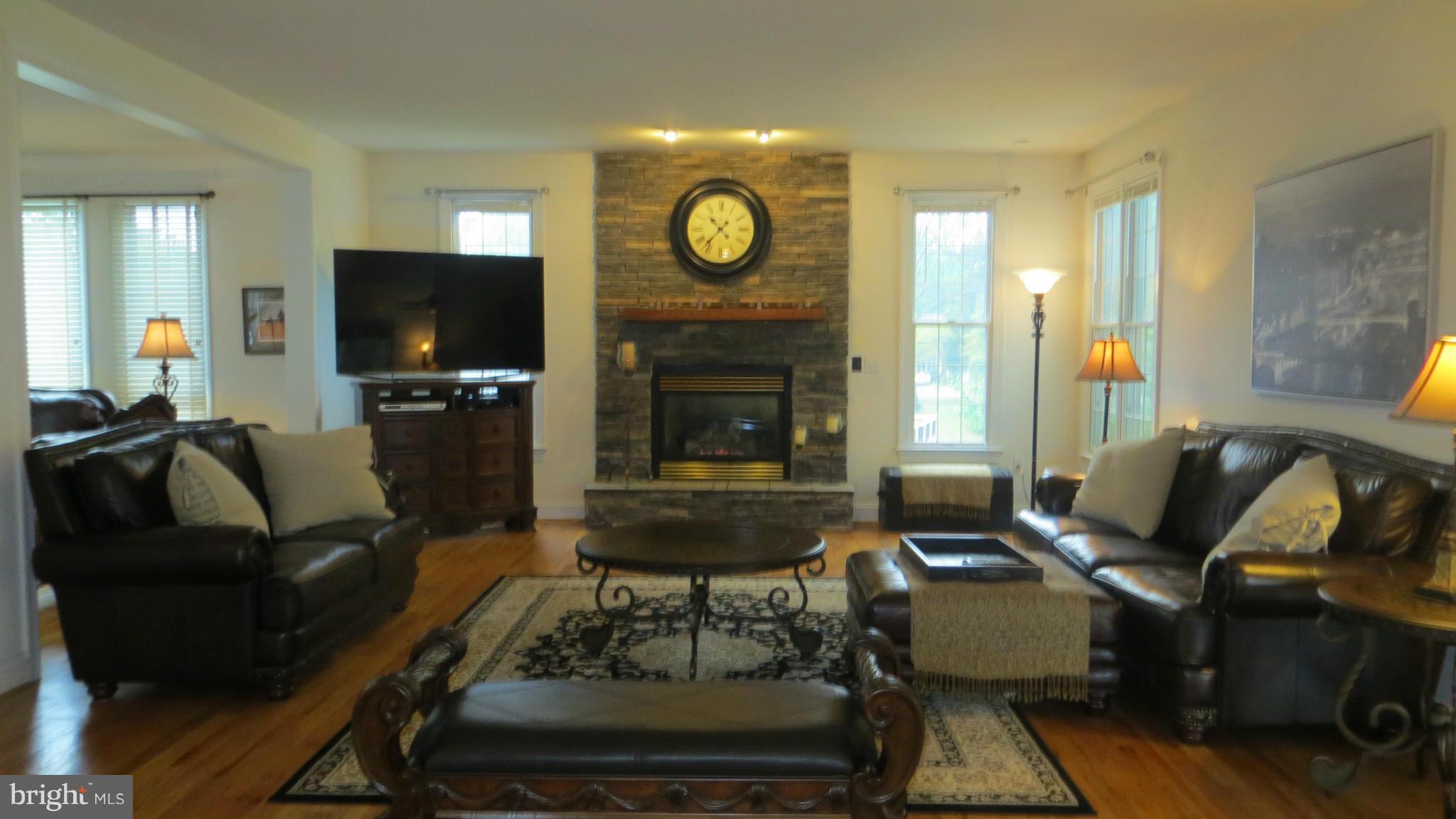 1179 Old County Road Arnold, MD 21012 - Photo 6 of 29 Family Room
