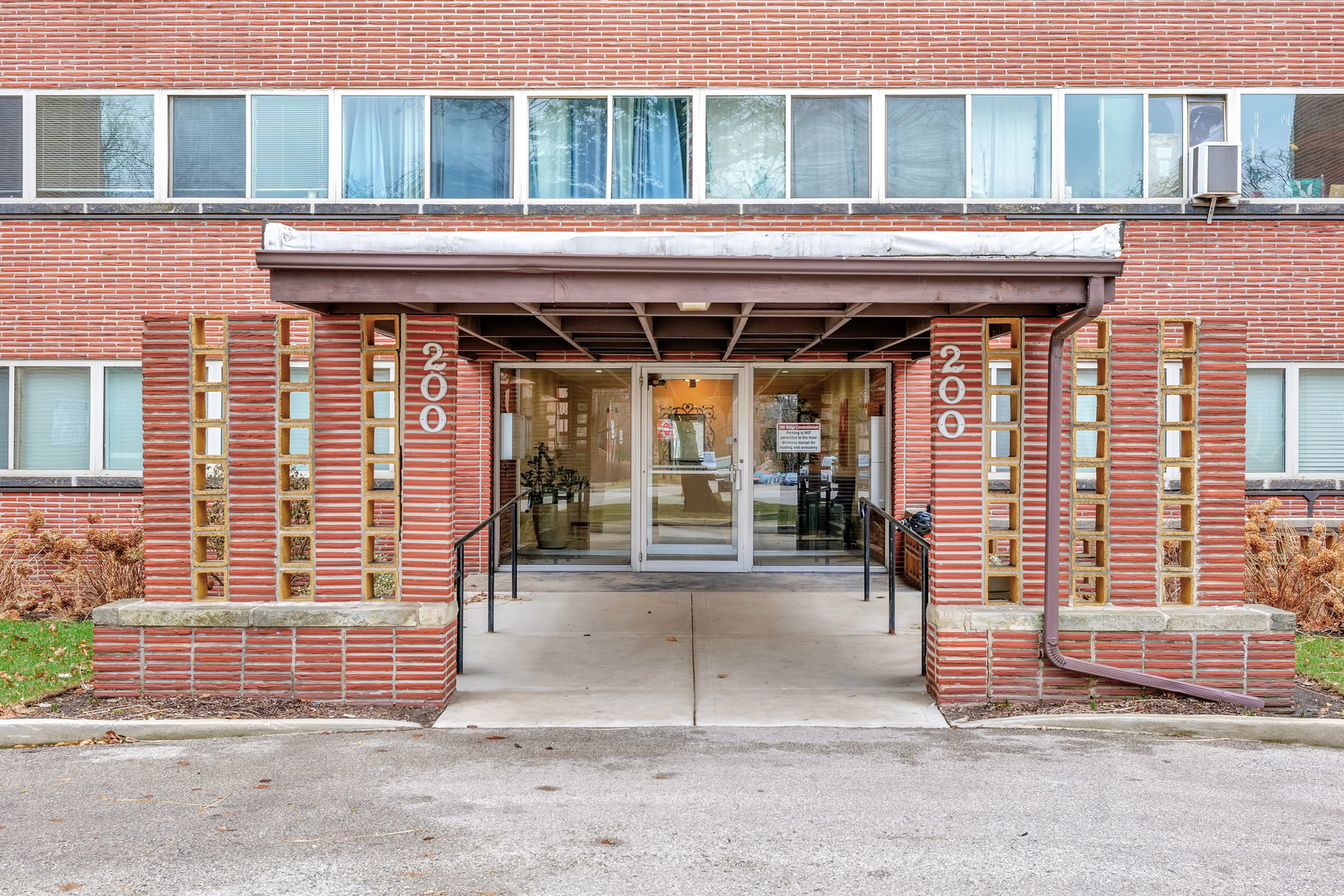 200 Ridge Avenue, Unit 2F Evanston, IL 60202 - Photo 1 of 29 Gallery Image 1