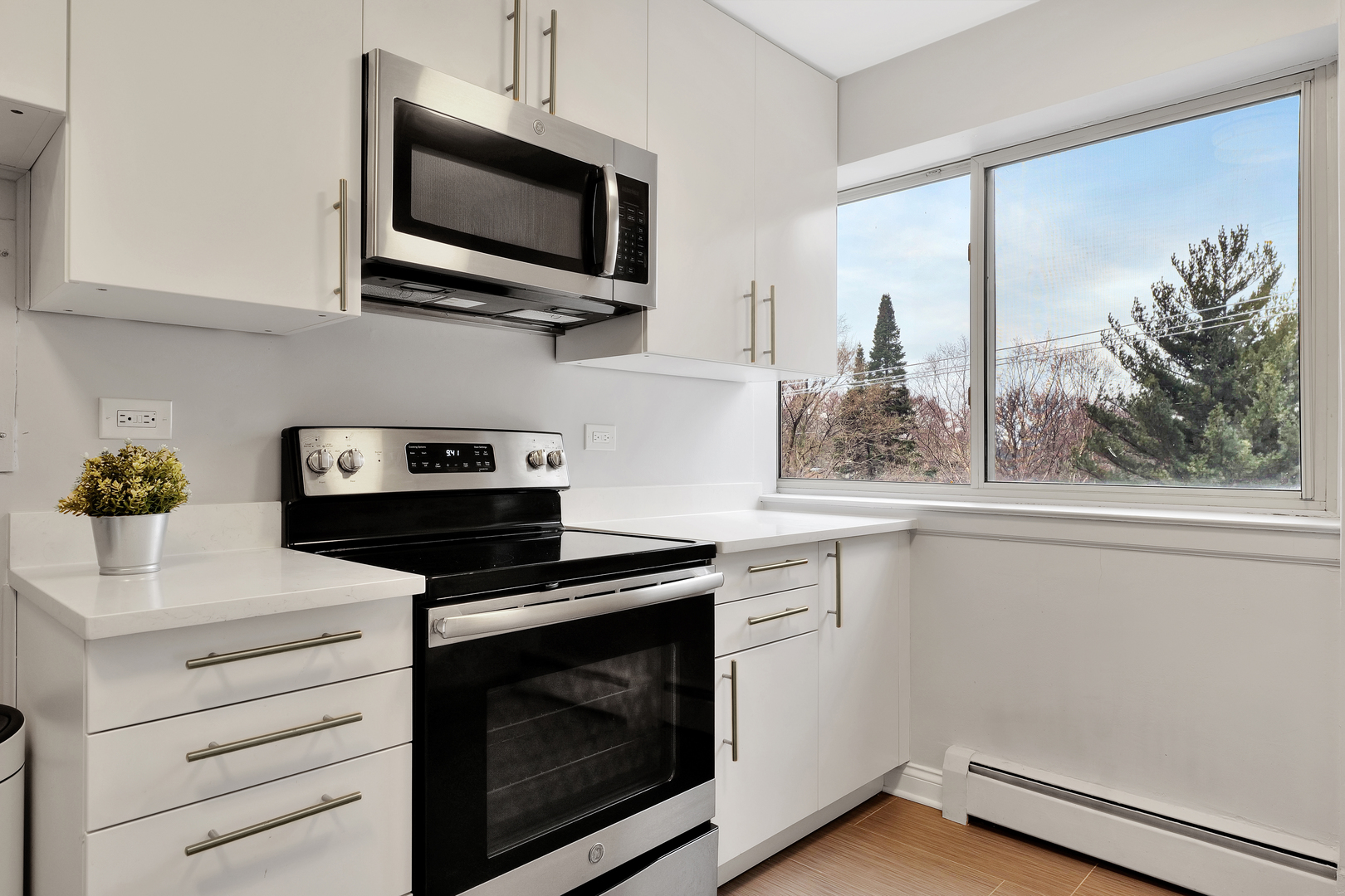 200 Ridge Avenue, Unit 2F Evanston, IL 60202 - Photo 17 of 29 Gallery Image 17