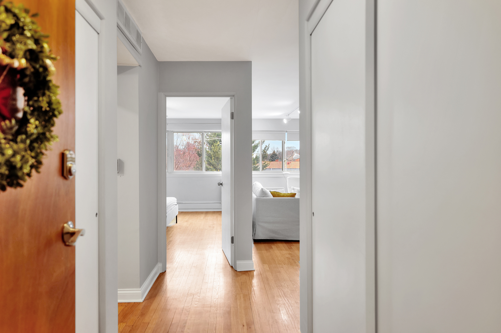 200 Ridge Avenue, Unit 2F Evanston, IL 60202 - Photo 3 of 29 Gallery Image 3