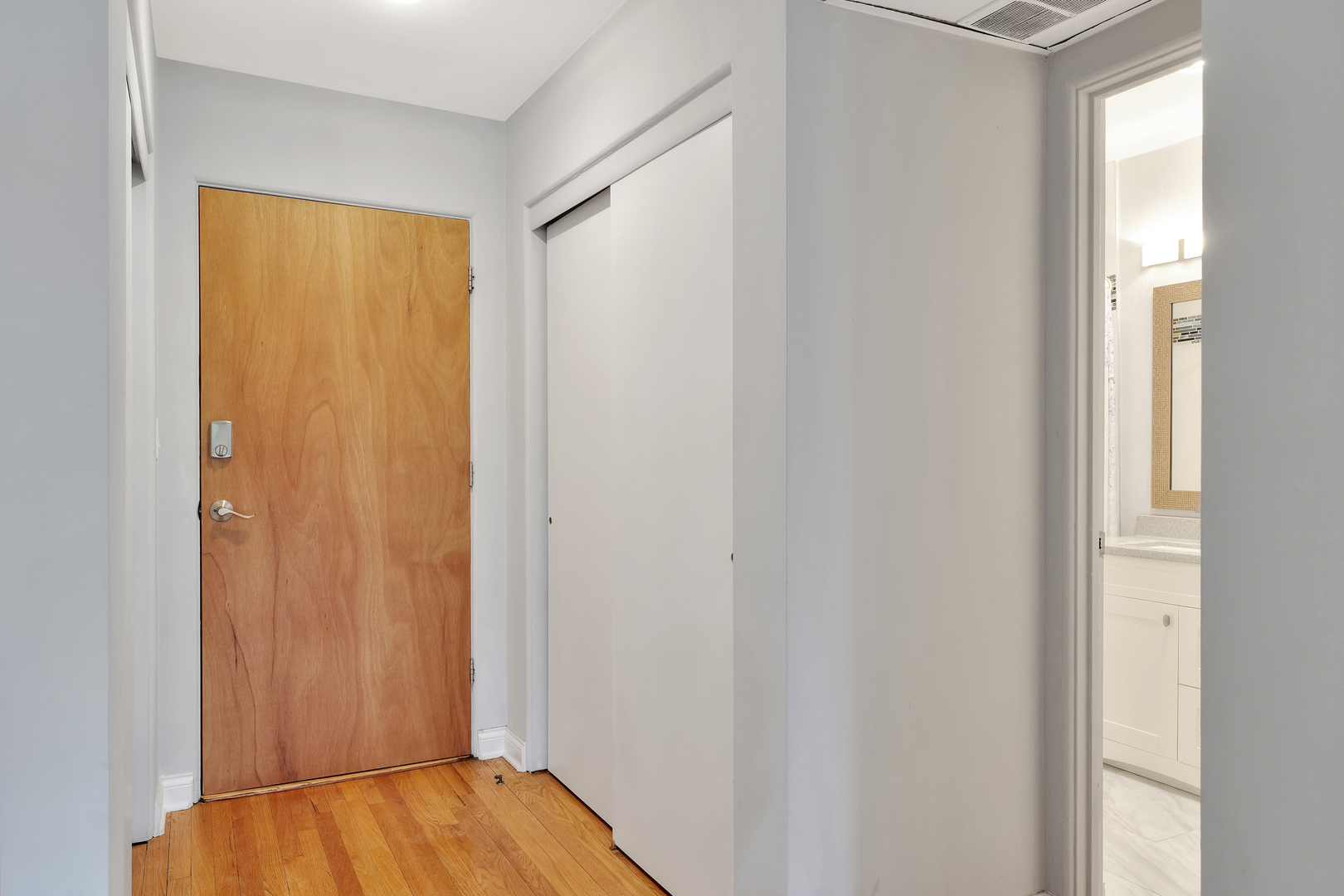 200 Ridge Avenue, Unit 2F Evanston, IL 60202 - Photo 5 of 29 Gallery Image 5