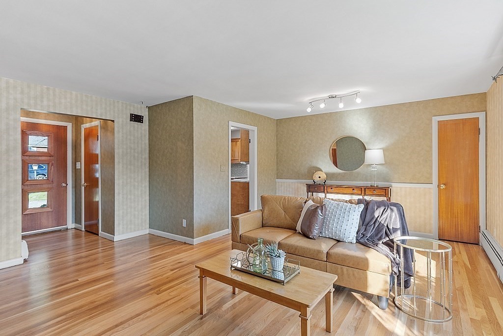 104 Douglas Road Gardner, MA 01440 - Photo 4 of 42 Gallery Image 4