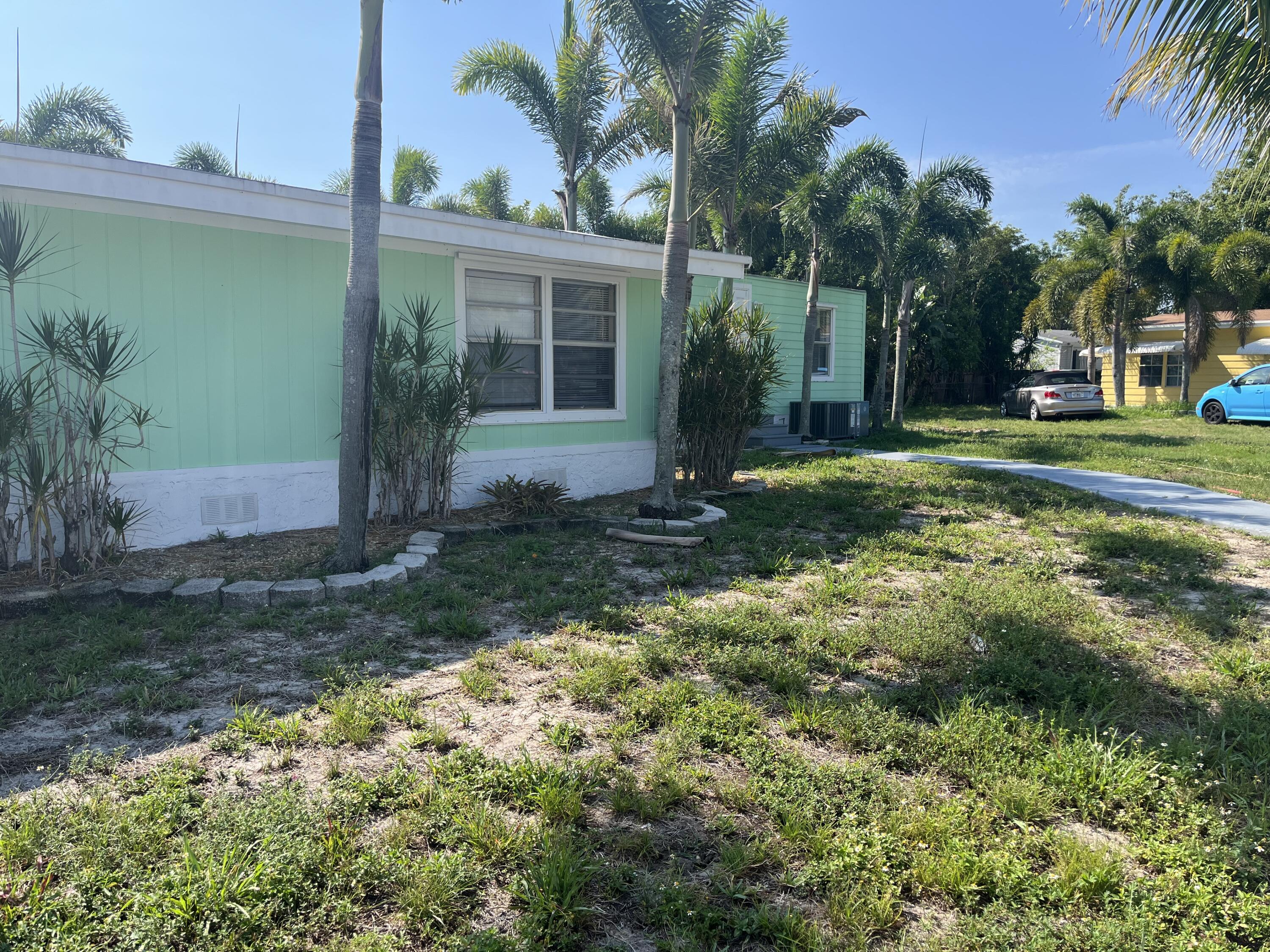 11876 Atlantic Circle Boca Raton, FL 33428 - Photo 7 of 21 Side Yard