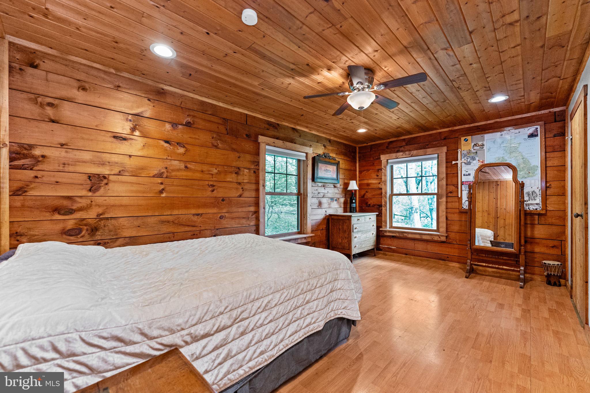 209 Township Line Road Schwenksville, PA 19473 - Photo 21 of 41 2nd Bedroom
