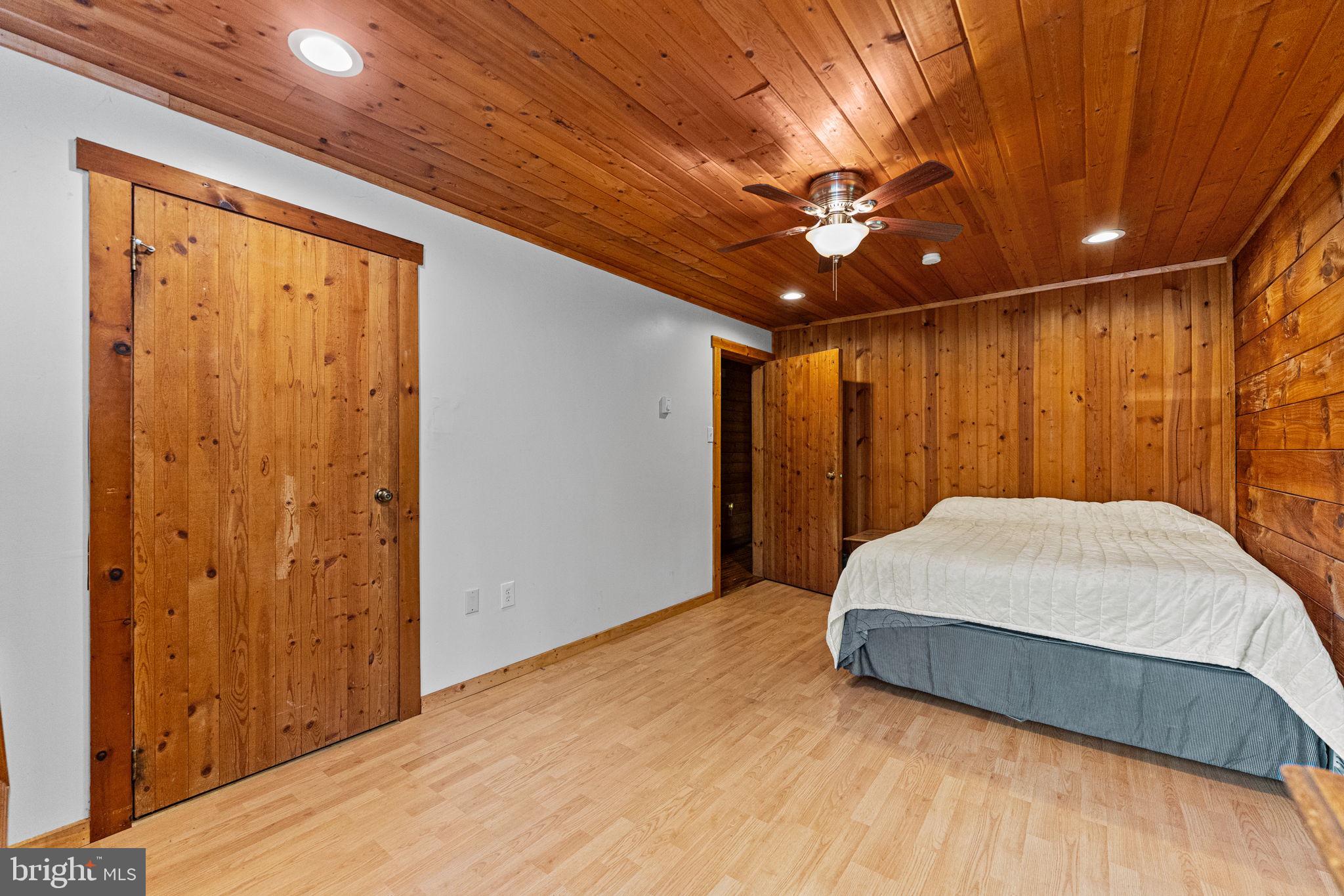 209 Township Line Road Schwenksville, PA 19473 - Photo 22 of 41 2nd Bedroom