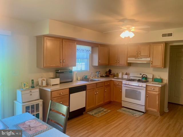 617 Frederick Street Reading, PA 19607 - Photo 3 of 18