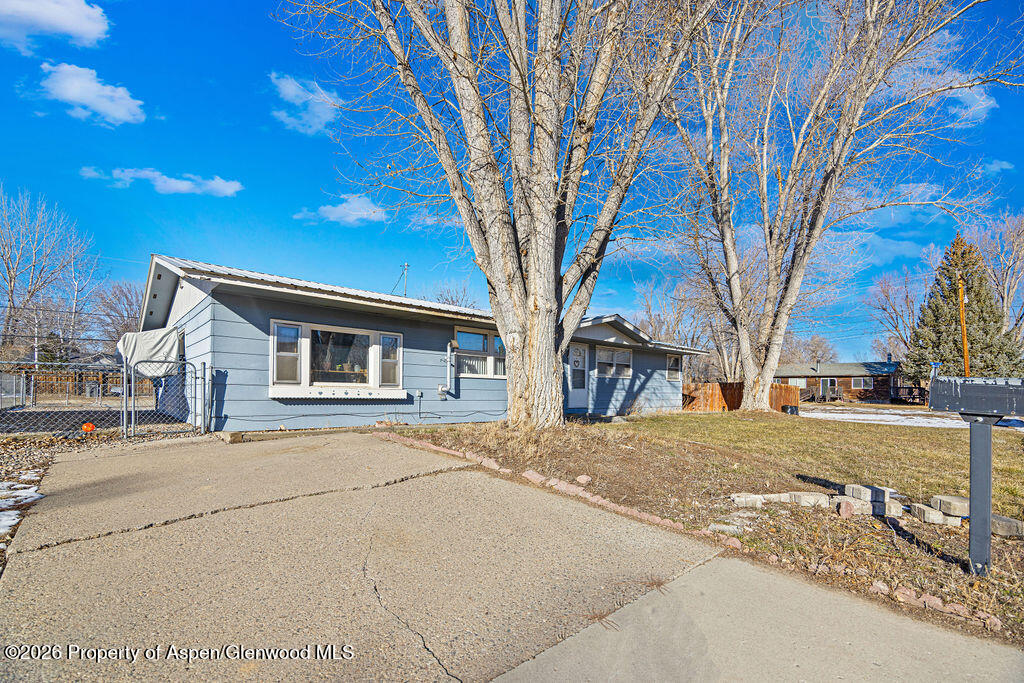 886 Washington Street Craig, CO 81625 - Photo 6 of 55 886Washington-41