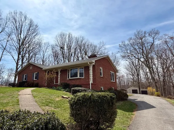 $365,000 | 205 Woodrow Avenue, Monroe, VA 24574