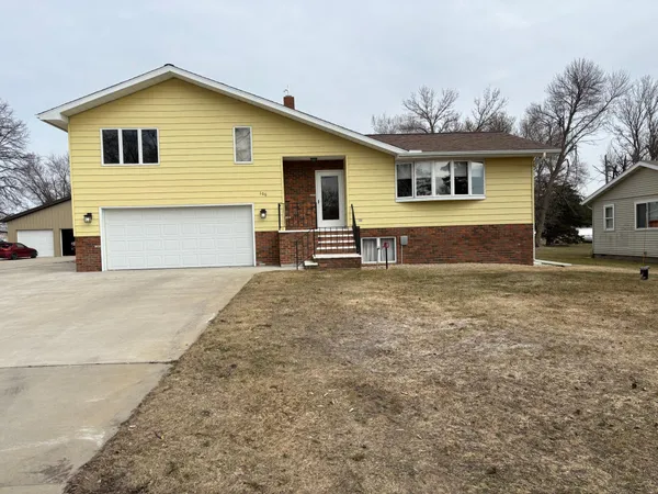 $269,900 | 106 4th Street North, Hoffman, MN 56339