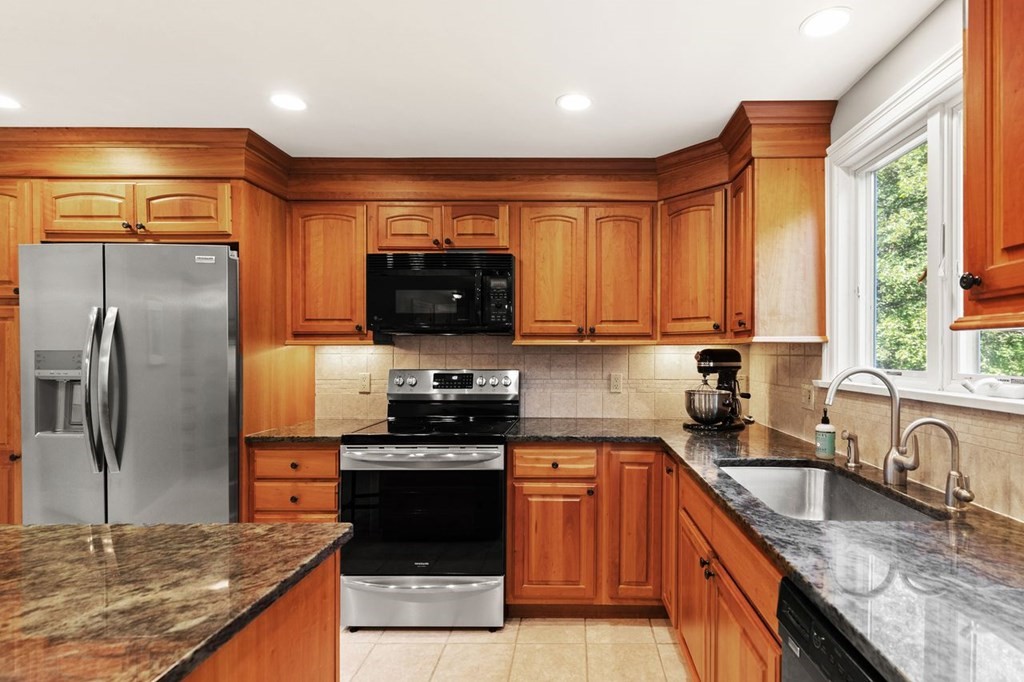 49 Homestead Road Lynnfield, MA 01940 - Photo 15 of 43 Gallery Image 15