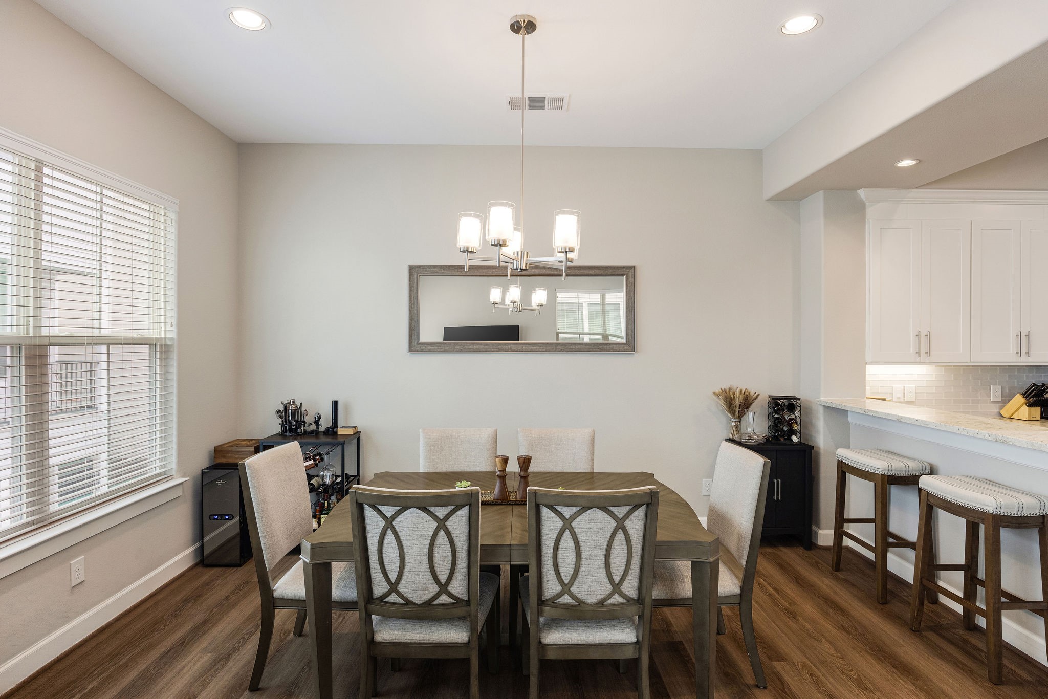 603 Link Road, Unit F Houston, TX 77009 - Photo 4 of 16 Open dining space connecting effortlessly to the kitchen and living areas for a true open-concept feel.