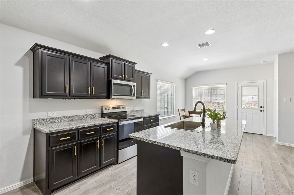 9108 Ridgeriver Way Fort Worth, TX 76131 - Photo 10 of 28 Gallery Image 10