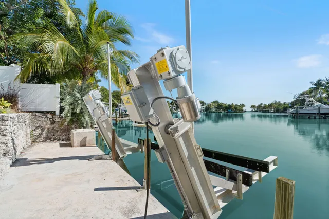$2,250,000 | 201 Harbor Drive, Islamorada, FL 33036