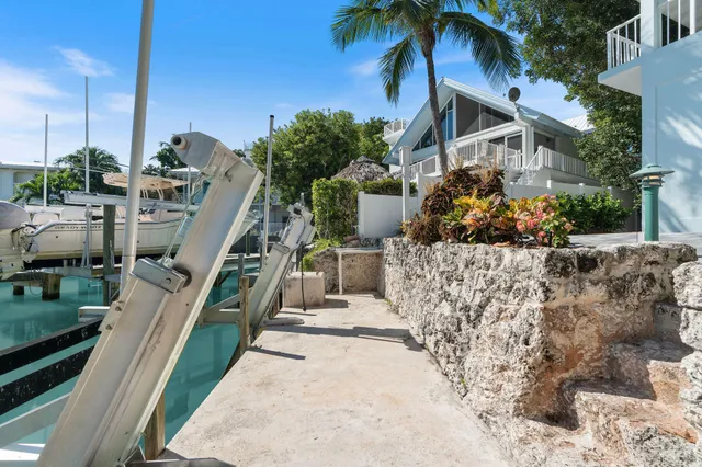 $2,250,000 | 201 Harbor Drive, Islamorada, FL 33036