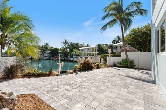 $2,250,000 | 201 Harbor Drive, Islamorada, FL 33036