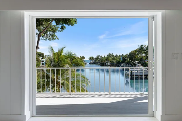 $2,250,000 | 201 Harbor Drive, Islamorada, FL 33036